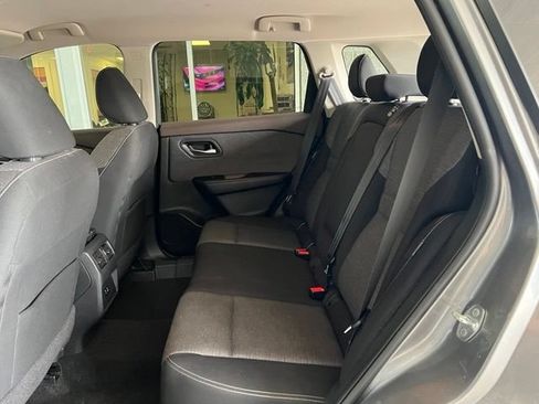 Used 2021 Nissan Rogue SV FWD image 11