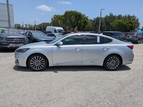 Used 2017 Kia Cadenza Premium FWD image 8
