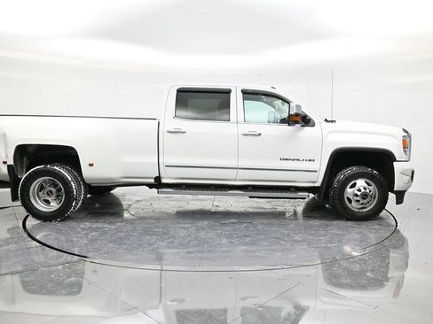 Used 2016 GMC Sierra 3500 Denali w/ Duramax Plus Package image 4