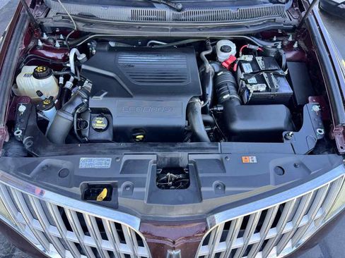 Used 2012 Lincoln MKT AWD image 22