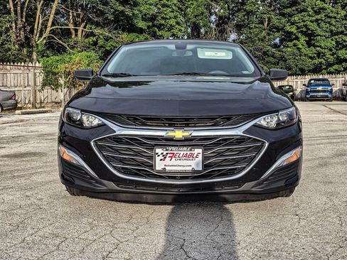 Used 2022 Chevrolet Malibu LS FWD image 2