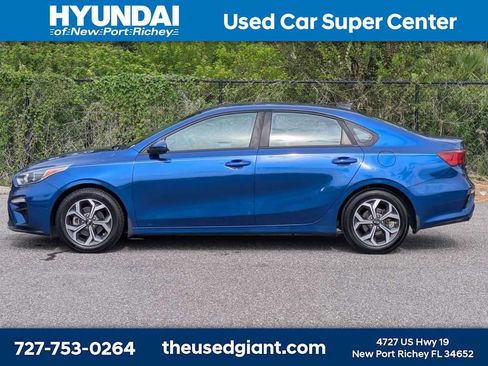 Used 2019 Kia Forte LXS FWD image 2