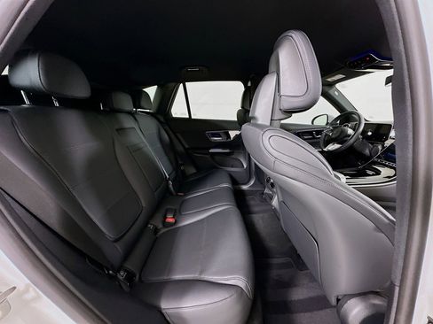 Used 2024 Mercedes-Benz GLC 300 image 28