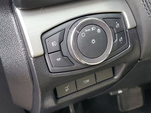 Used 2019 Ford Explorer Platinum image 11