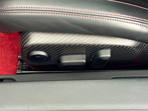 Used 2019 Bugatti Chiron image 21