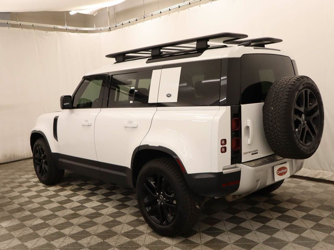 Used 2020 Land Rover Defender 110 HSE AWD/4WD image 3