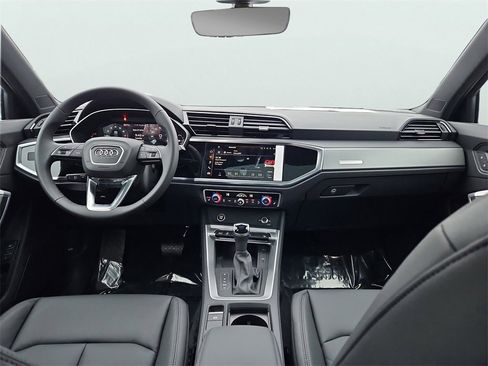 New 2025 Audi Q3 2.0T Premium image 5
