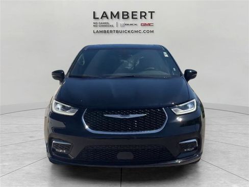 Used 2026 Chrysler Pacifica Limited FWD image 8