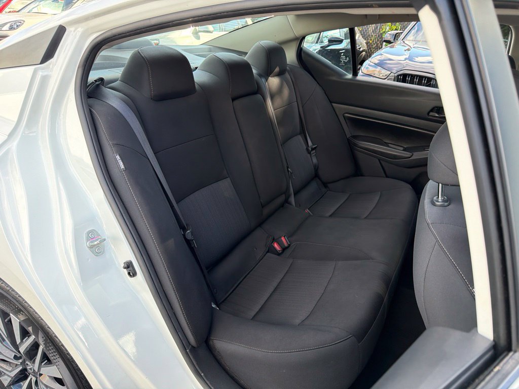 Used 2024 Nissan Altima 2.5 SV w/ SV Premium Package AWD/4WD image 15