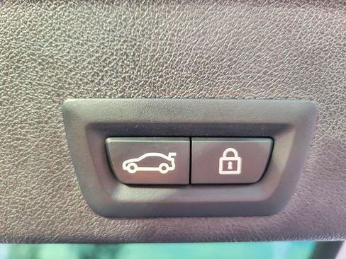 Used 2023 BMW X6 xDrive40i w/ M Sport Package image 21