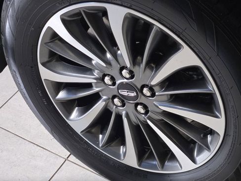 Used 2022 Lincoln Nautilus Reserve image 17