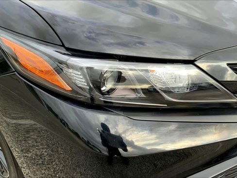 Used 2021 Toyota Camry SE w/ Convenience Package image 27