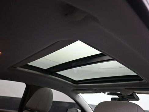Used 2022 Chevrolet Malibu LT FWD image 36