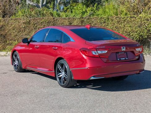Used 2021 Honda Accord Touring image 3