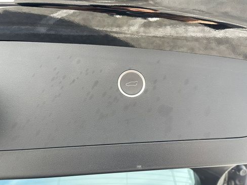 Used 2018 Tesla Model X 100D image 62