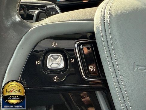 Used 2020 Lincoln Aviator Reserve w/ Equipment Group 202A image 10