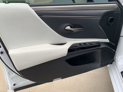 Used 2022 Lexus ES 300h F Sport w/ Accessory Package 2 FWD image 14