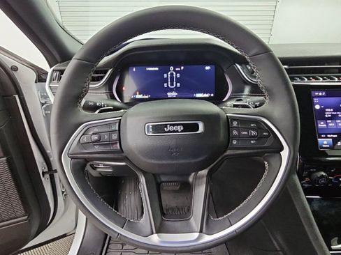 Used 2024 Jeep Grand Cherokee L Laredo RWD image 23