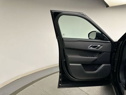 New 2026 Land Rover Range Rover Velar S AWD/4WD image 17
