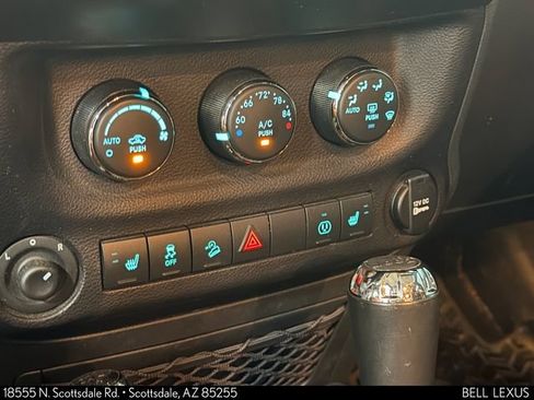Used 2018 Jeep Wrangler Unlimited Rubicon w/ Cold Weather Group AWD/4WD image 24