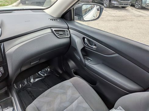 Used 2016 Nissan Rogue SV AWD/4WD image 17