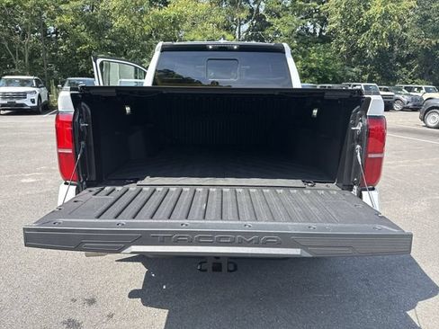 Used 2024 Toyota Tacoma SR5 AWD/4WD image 23