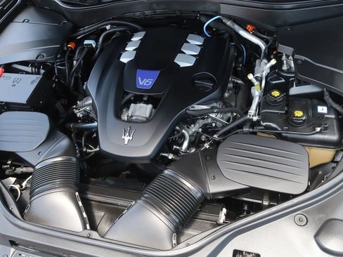 Used 2022 Maserati Levante Modena AWD/4WD image 41