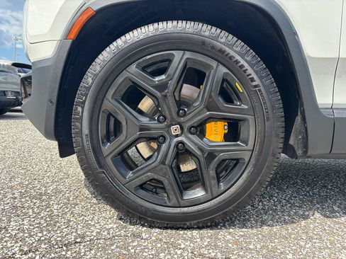 Used 2024 Rivian R1S Adventure AWD/4WD image 23