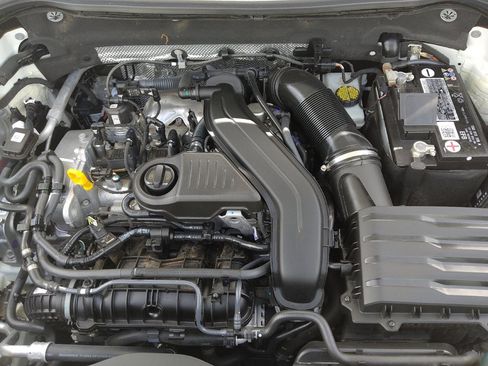 Used 2022 Volkswagen Taos SE FWD image 30