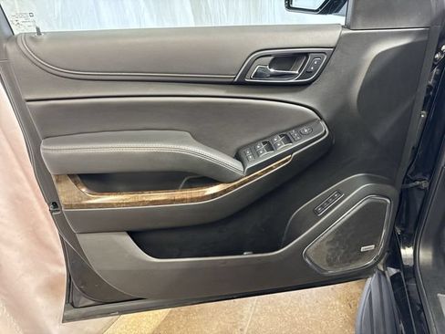 Used 2019 Chevrolet Suburban LT w/ Luxury Package AWD/4WD image 25