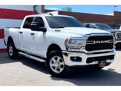 Used 2024 RAM 2500 Big Horn w/ Off Road Package AWD/4WD image 12