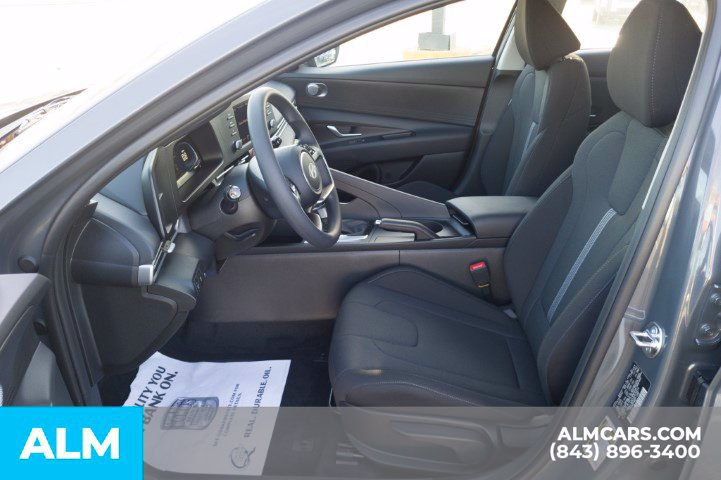 Used 2026 Hyundai Elantra SE FWD image 15