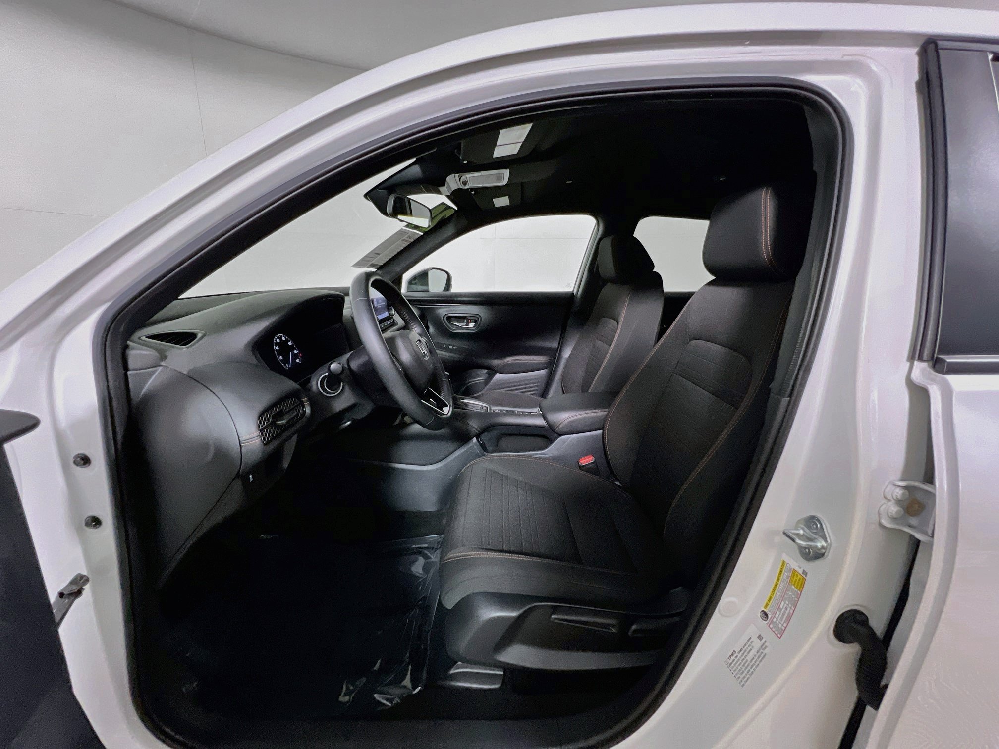 Used 2024 Honda HR-V Sport image 15