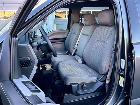 Used 2016 Ford F150 XLT image 7