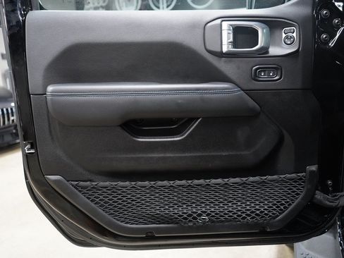 Used 2024 Jeep Wrangler High Altitude AWD/4WD image 9