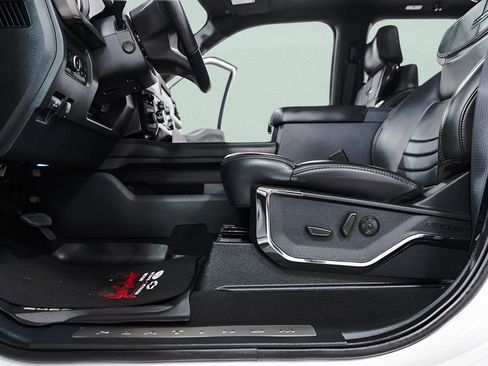 Used 2025 Ford F450 Platinum w/ FX4 Off-Road Package image 27