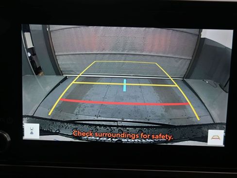 Used 2025 Toyota Camry SE image 13