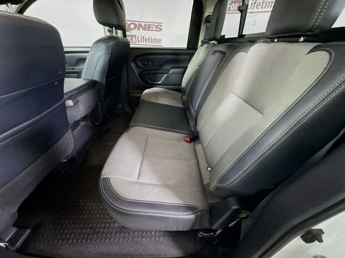 Used 2017 Nissan Titan S image 24