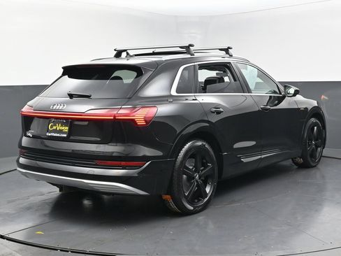 Used 2019 Audi e-tron Prestige w/ Prestige Package image 5