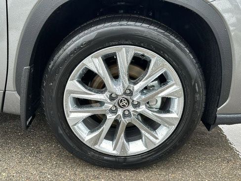 New 2026 Toyota Highlander Limited AWD/4WD image 12