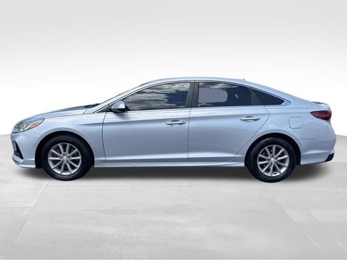 Used 2019 Hyundai Sonata SE FWD image 2