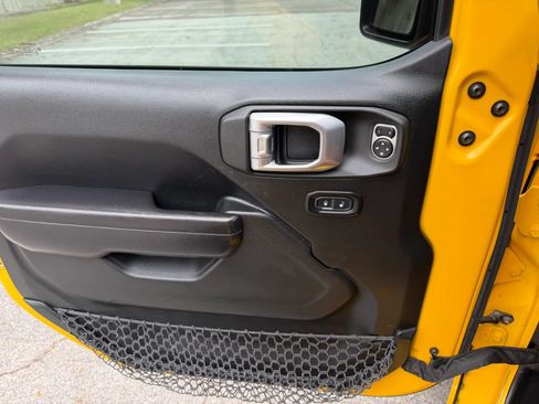 Used 2021 Jeep Wrangler Sport AWD/4WD image 19