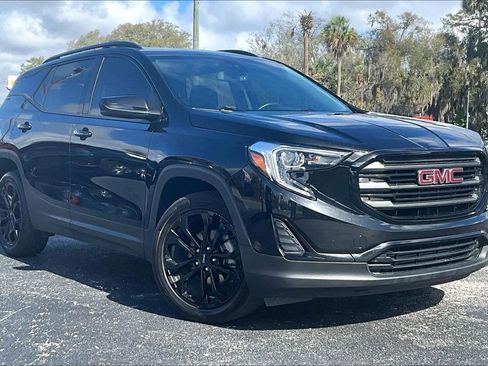 Used 2020 GMC Terrain SLE w/ Driver Convenience Package image 2