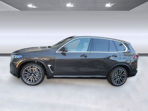 New 2026 BMW X5 sDrive40i image 2
