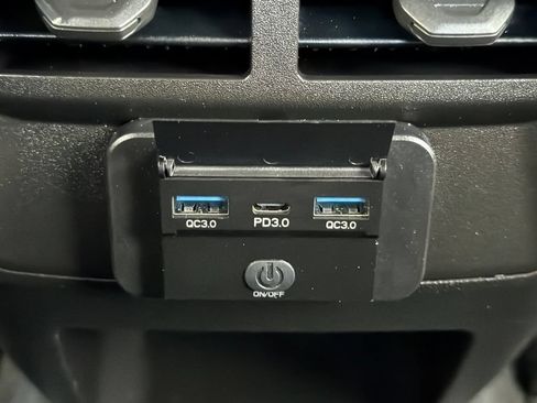 Used 2025 Chevrolet Colorado Trail Boss AWD/4WD image 33