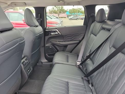 New 2026 Mitsubishi Outlander SEL image 14
