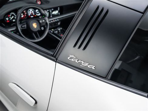 Used 2022 Porsche 911 Targa 4S image 39