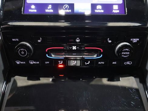 Used 2023 Jeep Grand Cherokee Altitude image 35