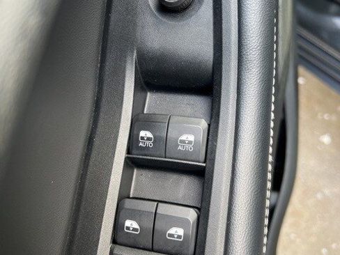 Certified 2023 Jeep Grand Cherokee Limited image 17