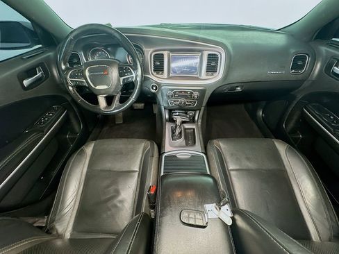 Used 2019 Dodge Charger SXT w/ Leather Interior Group image 10